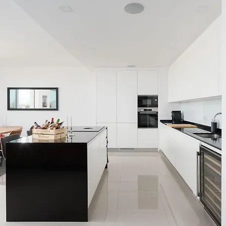 Amazing Marina View, Lagos Luxury Apartment